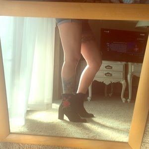 Candies Black Suede Ankle Pumps w Embroidered Rose